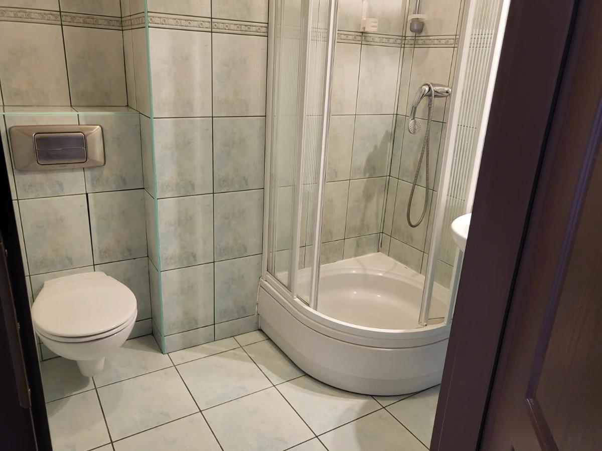 Hostel Bialoleka - Darmowy Parking, Szybkie Wifi! Varsovia Exterior foto