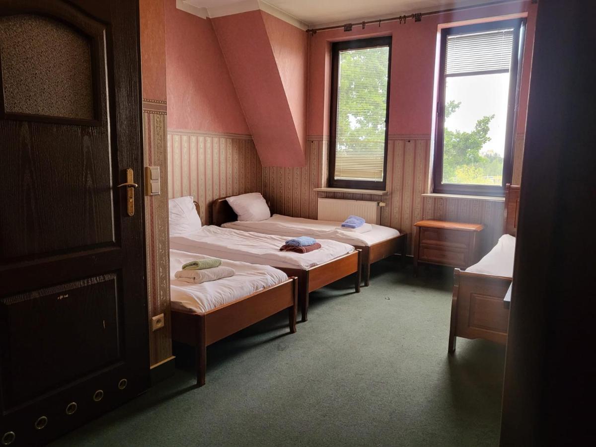 Hostel Bialoleka - Darmowy Parking, Szybkie Wifi! Varsovia Exterior foto