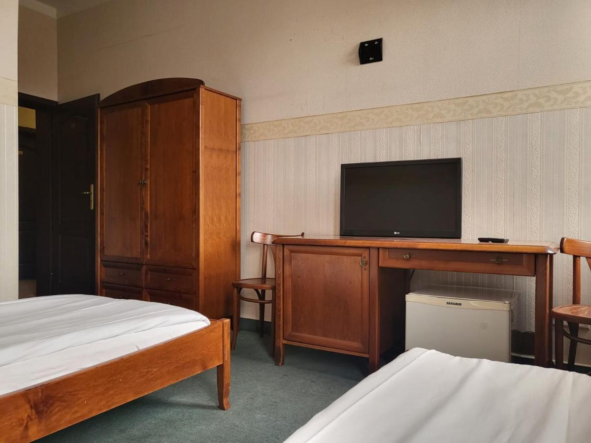Hostel Bialoleka - Darmowy Parking, Szybkie Wifi! Varsovia Exterior foto